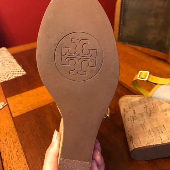 Size 8 - Picture 5 of 6